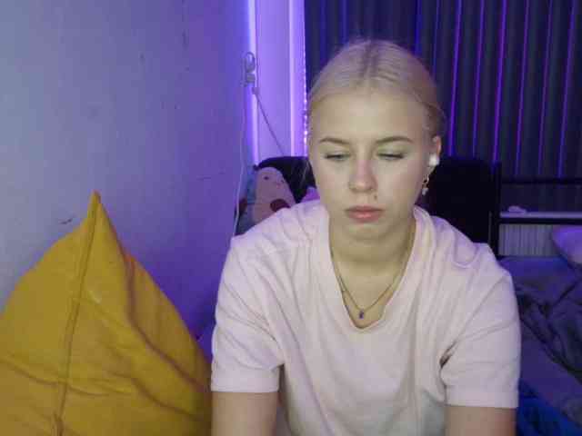 Model: SophieLittle111