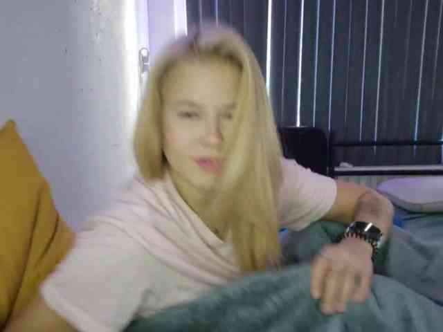 Model: SophieLittle111