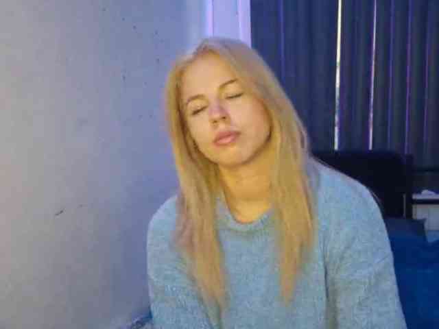 SophieLittle111 webcam