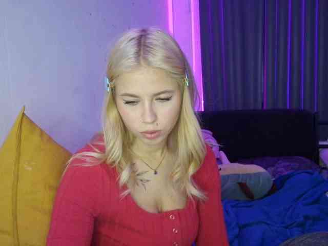 Model: SophieLittle111