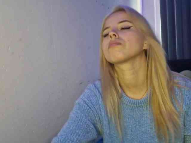 Model: SophieLittle111