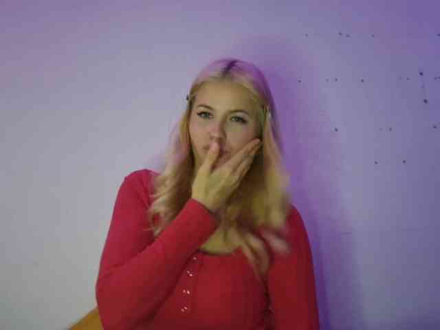 Model: SophieLittle111