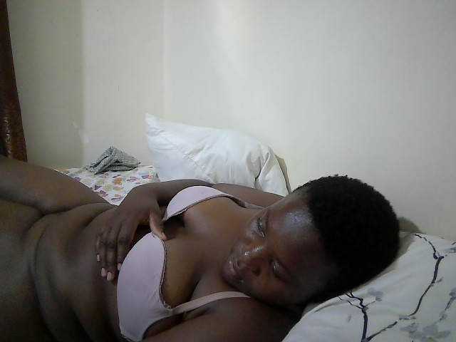 miss-temptation live cam on BongaCams