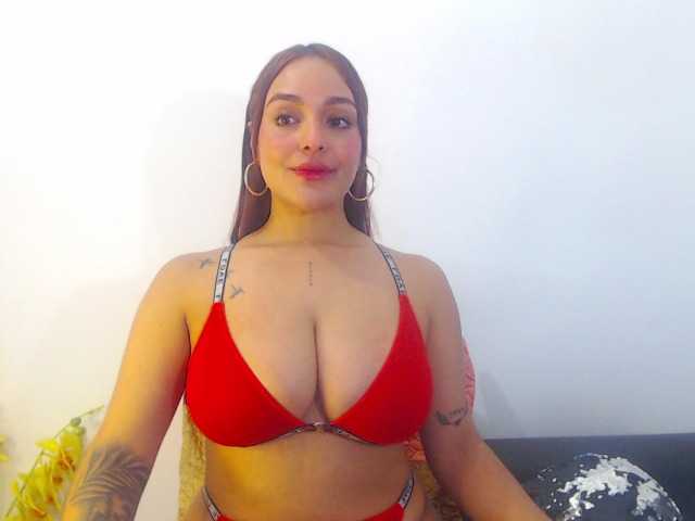 Renatabrown28 live cam on BongaCams