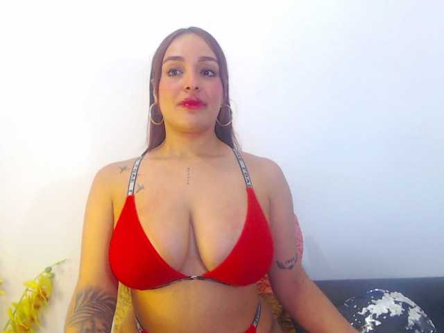 Renatabrown28 live cam on BongaCams