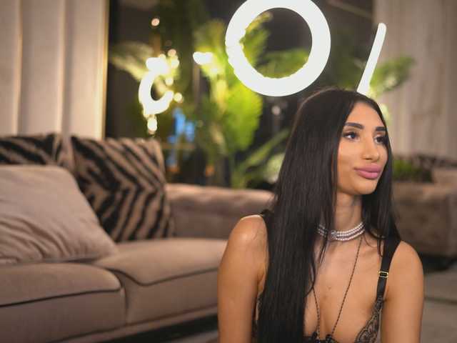 LunessaNoir live cam on BongaCams