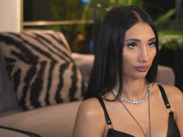 LunessaNoir live cam on BongaCams