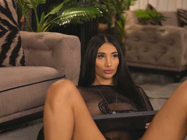 LunessaNoir live cam on BongaCams