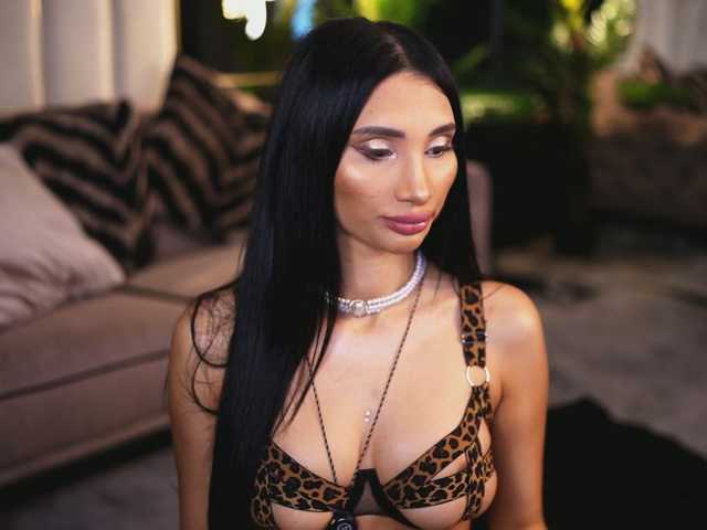 LunessaNoir live cam on BongaCams