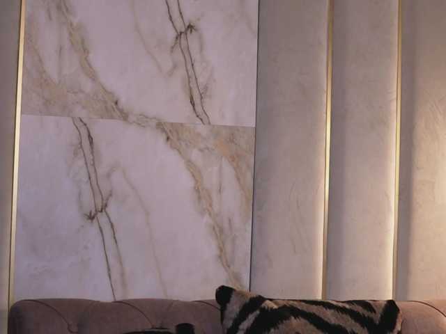 LunessaNoir live cam on BongaCams