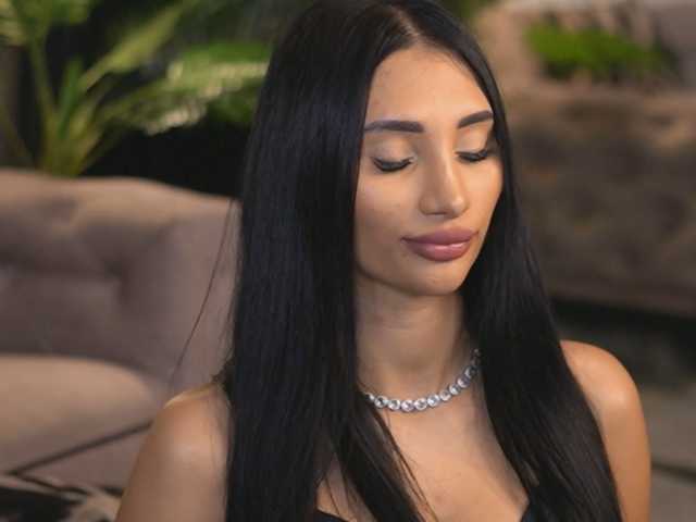 LunessaNoir live cam on BongaCams