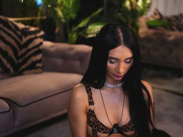 LunessaNoir live cam on BongaCams