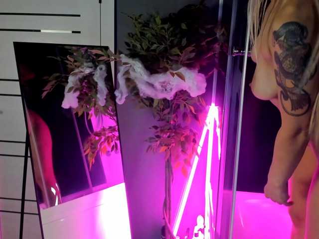 ValerieCherry live cam on BongaCams
