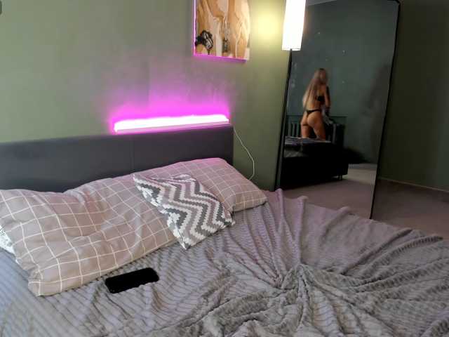 ValerieCherry live cam preview