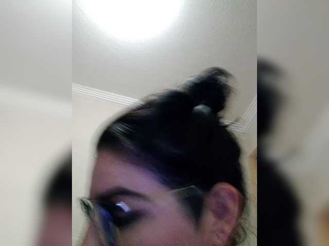 Miahot2 live cam on BongaCams