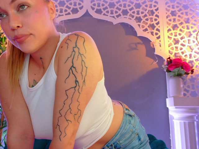 DashaPoshh live cam on BongaCams