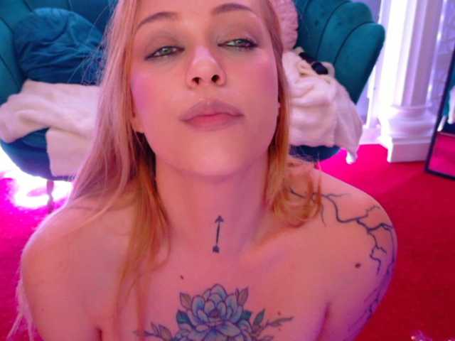DashaPoshh live cam on BongaCams