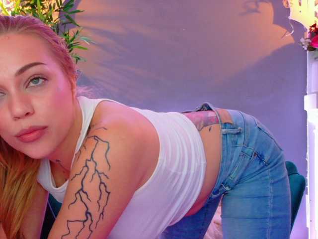 DashaPoshh live cam on BongaCams