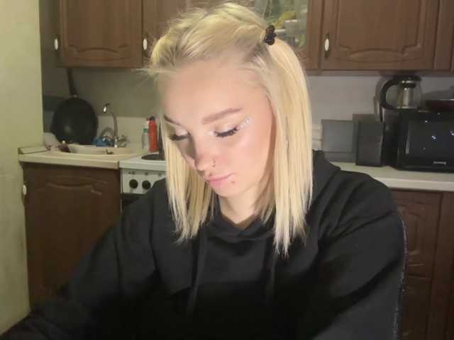 ivyamour live cam on BongaCams