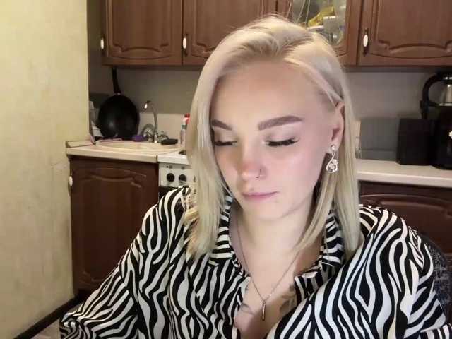 ivyamour live cam on BongaCams