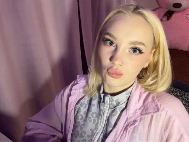 ivyamour live cam on BongaCams