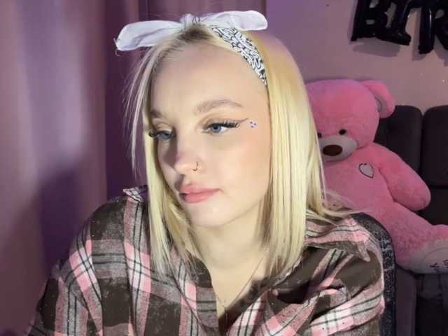 ivyamour live cam on BongaCams