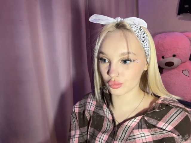 ivyamour live cam on BongaCams