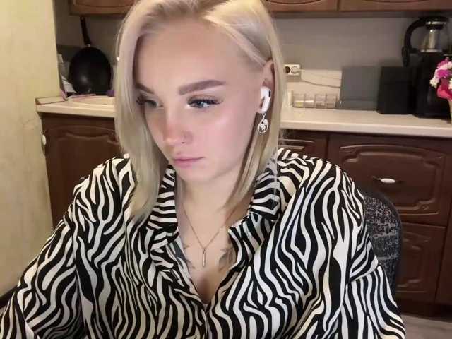 ivyamour live cam on BongaCams