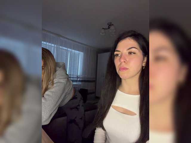 Vika19981-ValeriA98, modelo webcam