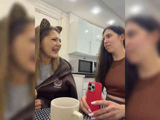 Vika19981-ValeriA98 webcam