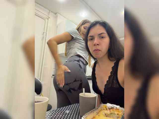 Vika19981-ValeriA98 webcam