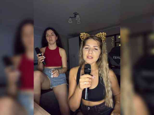vika19981-valeria98's live room
