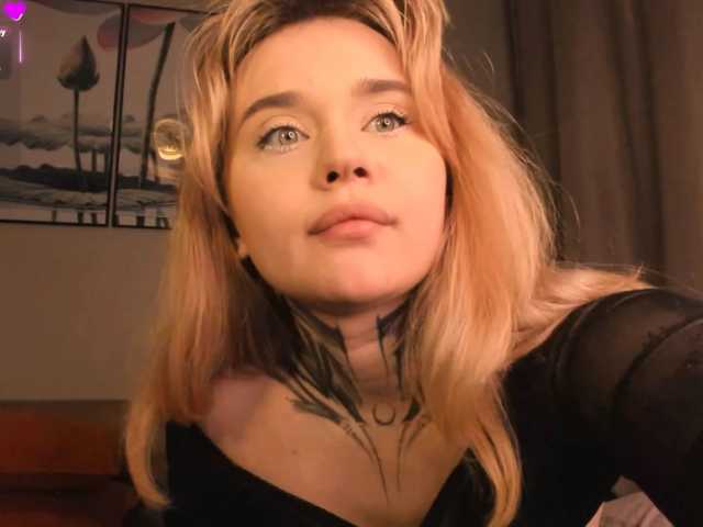 Damnepoebat live cam on BongaCams