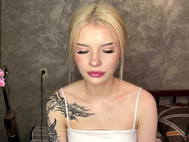 EdenBeatley live cam on BongaCams