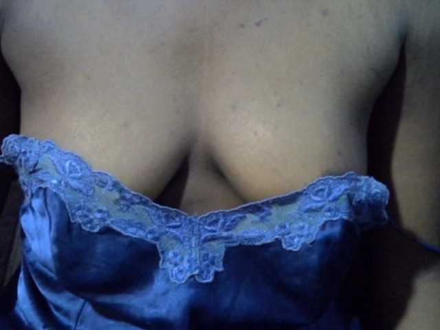 Lina259 live cam on BongaCams