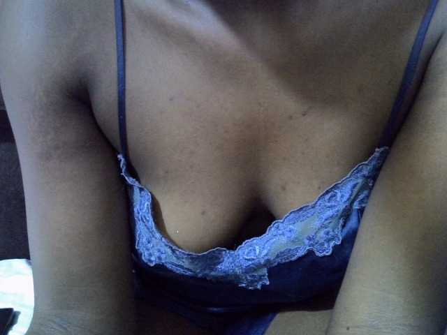 Lina259 live cam on BongaCams