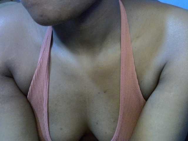 Lina259 live cam on BongaCams