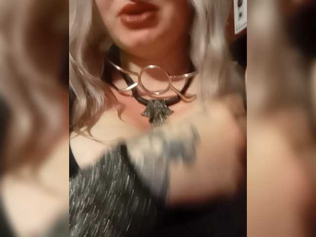 Kroshka-Nika live cam on BongaCams