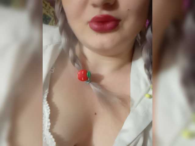 Kroshka-Nika live cam on BongaCams
