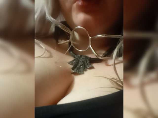 Kroshka-Nika live cam on BongaCams