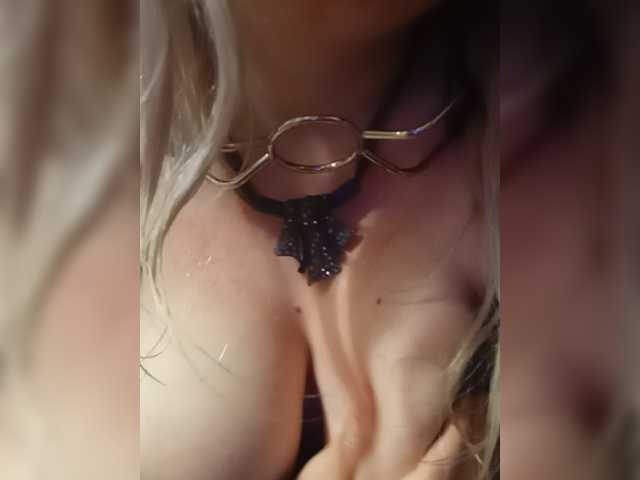Kroshka-Nika live cam on BongaCams