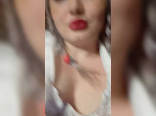 Kroshka-Nika, en vivo ahora en BongaCams