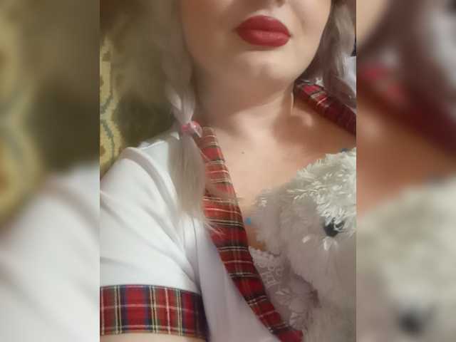 Kroshka-Nika live cam on BongaCams