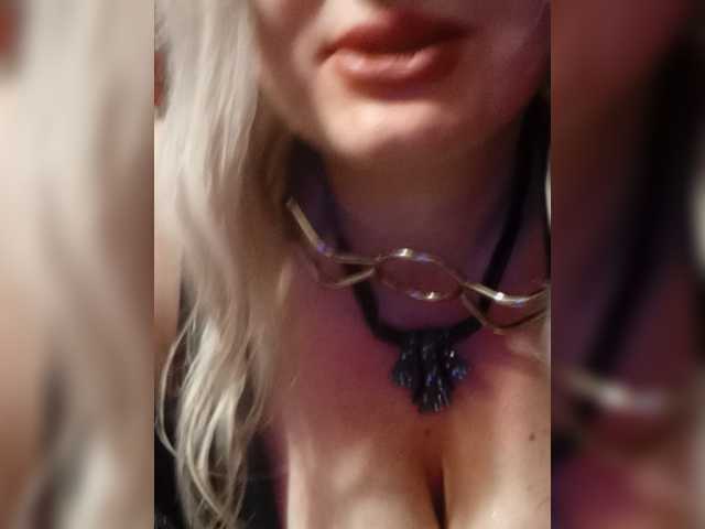 Kroshka-Nika live cam on BongaCams