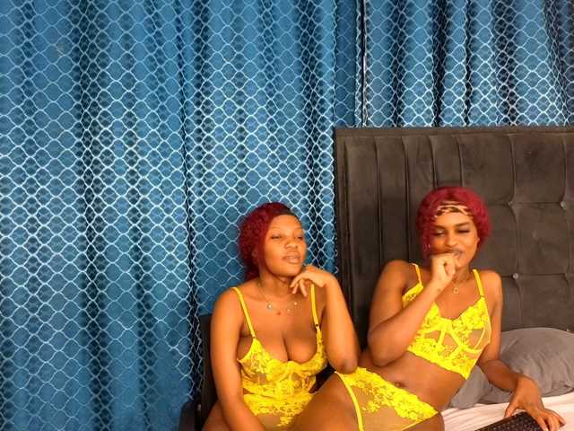 Kiss-Me-Down-Low live cam on BongaCams