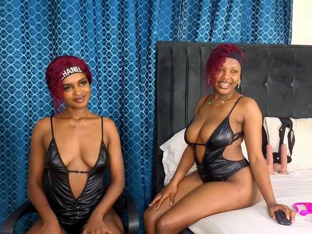 Kiss-Me-Down-Low webcam model