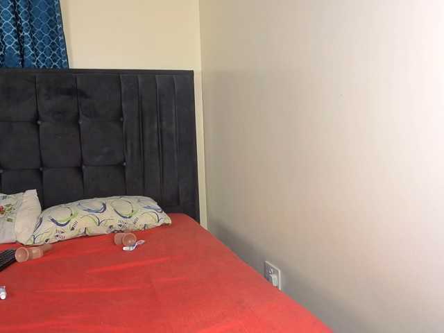 Kiss-Me-Down-Low live cam on BongaCams