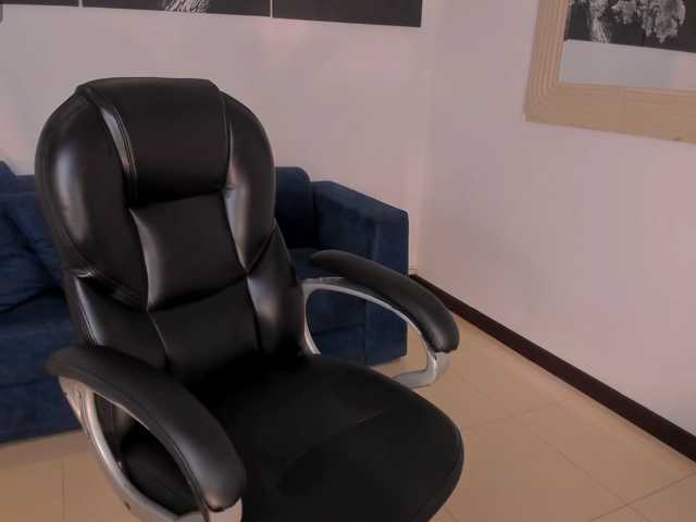 DevoraCross live cam