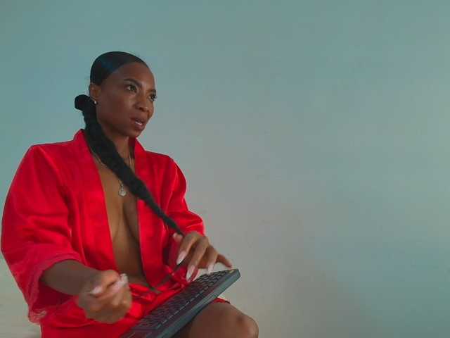 JadaMills live cam preview