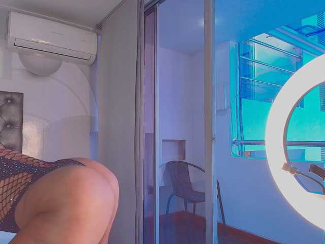 JadaMills live cam on BongaCams